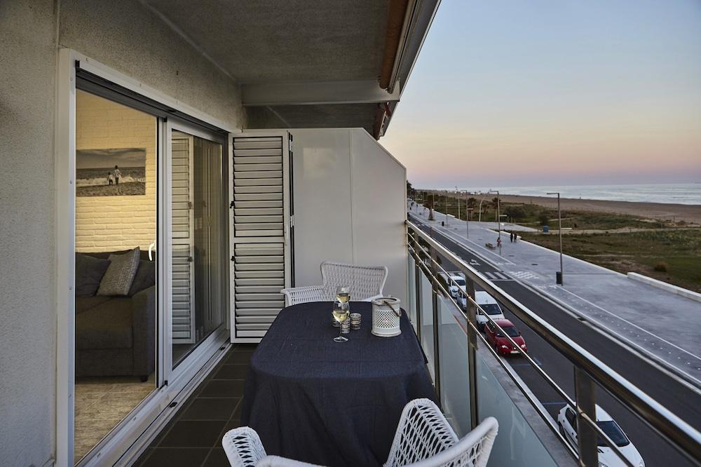 Apartamento Casa Petit Bateau Be My Guest Castelldefels Exterior foto