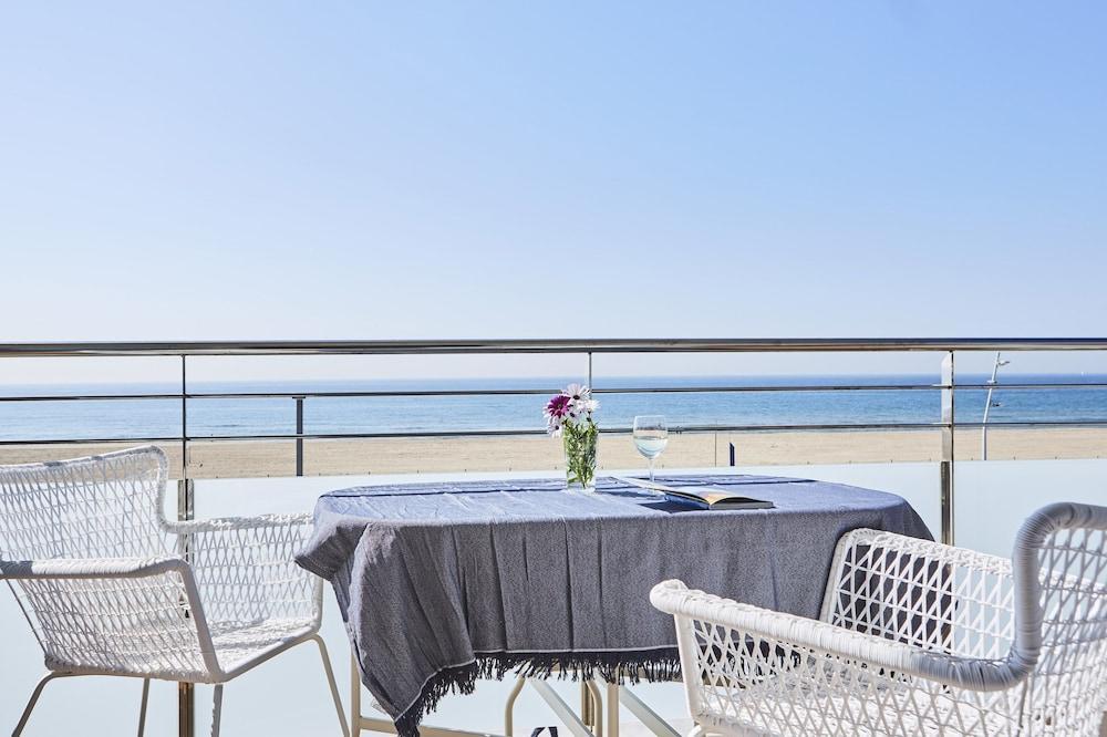 Apartamento Casa Petit Bateau Be My Guest Castelldefels Exterior foto